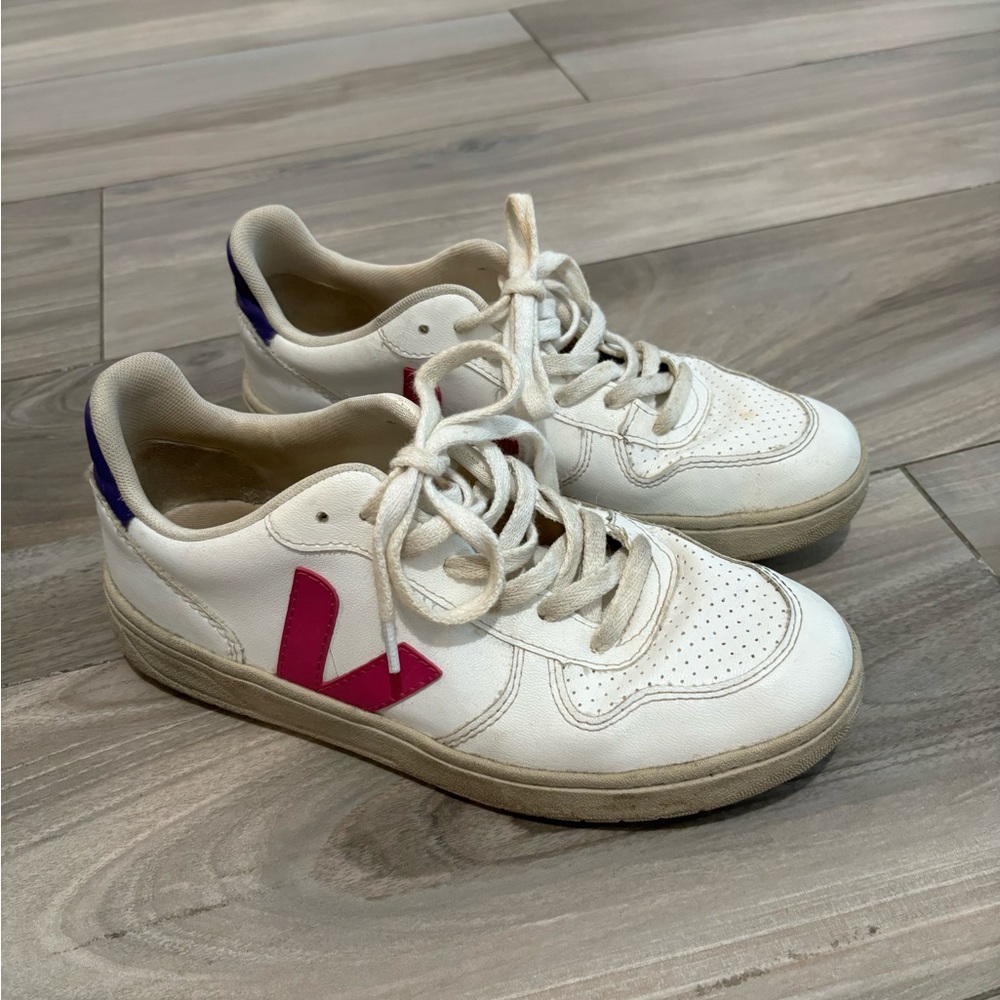 Vejas women’s sneakers